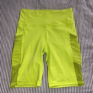 Fabletics Mila High-Waisted Pocket Short 9 Citron